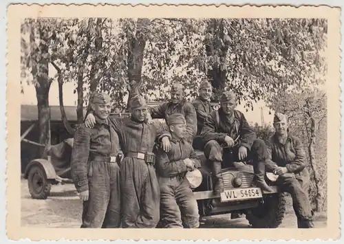 (F27430) Orig. Foto Bayrischzell, deutsche Soldaten am Lkw 1937