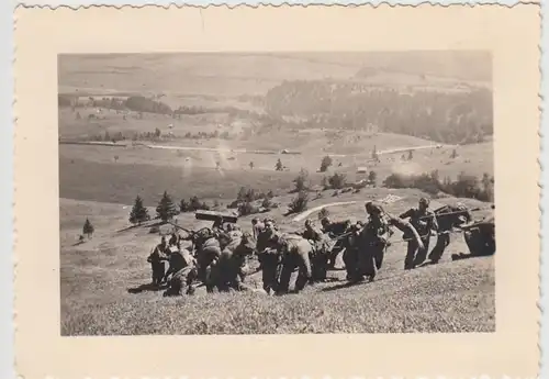 (F27425) Orig. Foto deutsche Soldaten, Übung an einem Hang 1937