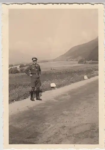 (F27392) Orig. Foto deutscher Soldat im Freien, Berge 1930/40er
