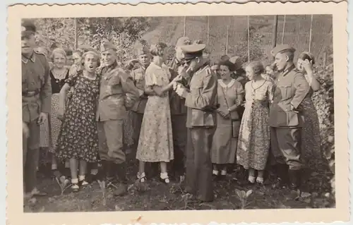 (F27285) Orig. Foto Kochem, Soldaten u. Frauen in den Weinbergen 1938