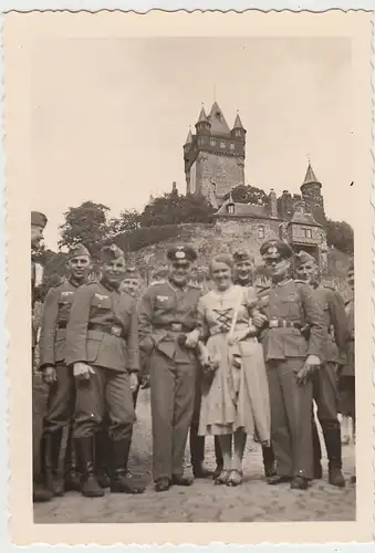 (F27281) Orig. Foto Kochem, deutsche Soldaten vor der Burg 1938