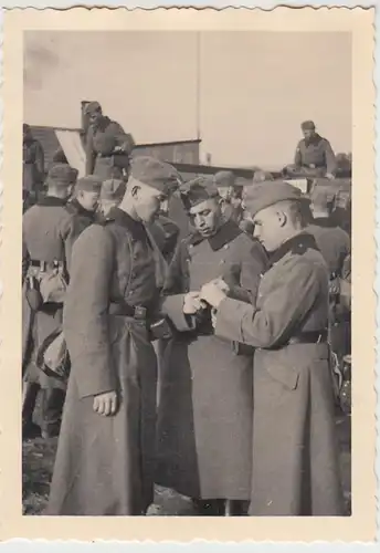 (F27262) Orig. Foto deutsche Soldaten, Zigarettenpause 1938