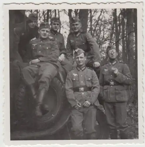 (F27258) Orig. Foto deutsche Soldaten, Rast am Lkw 1938