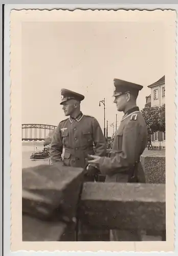(F27243) Orig. Foto deutsche Soldaten am Ufer des Rheins 1938