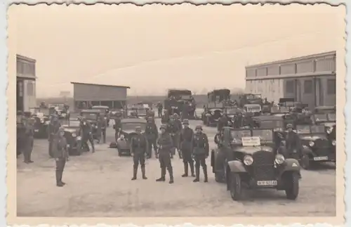 (F27226) Orig. Foto deutsche Militärfahrzeuge, Fuhrpark Garagenkomplex 1938