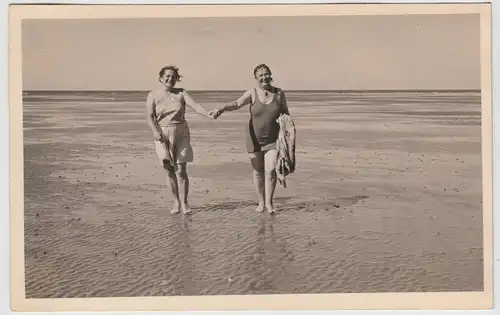 (F27177) Orig. Foto Cuxhaven, Frauen am Strand von Duhnen 1958