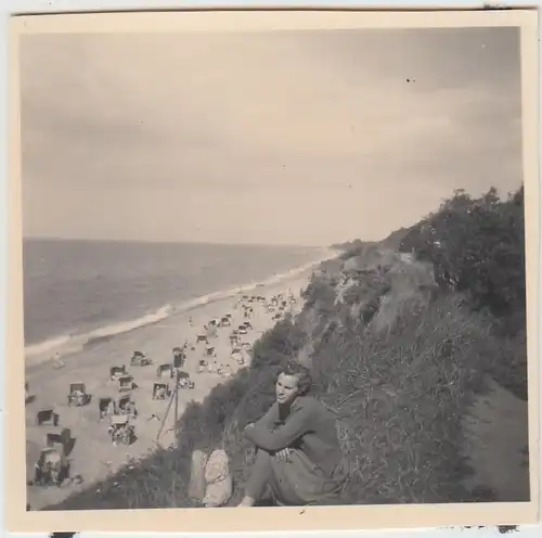 (F27137) Orig. Foto Rerik, Frau am Steilufer 1956