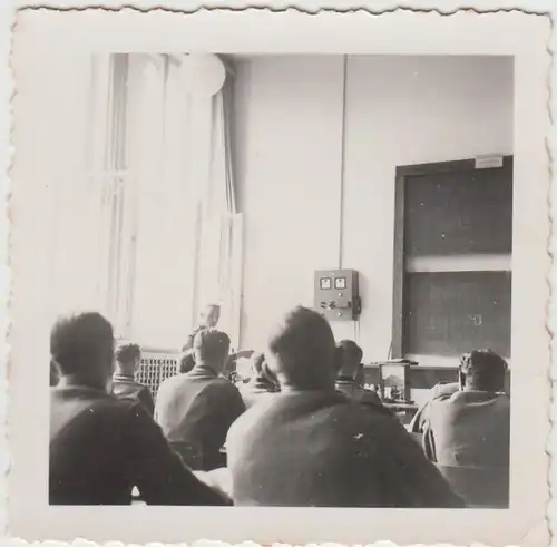 (F27080) Orig. Foto deutsche Soldaten, Ausbildung Elektro Funker 1930er