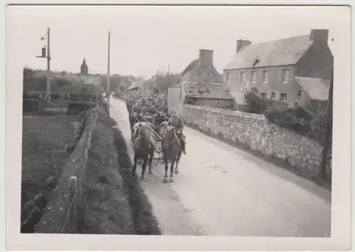 (F27067) Foto deutsche Soldaten, Mannschaftstransport a. Pferdewagen 1930er