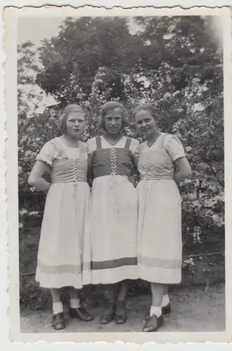 (F27015) Orig. Foto junge Damen im Freien 1934