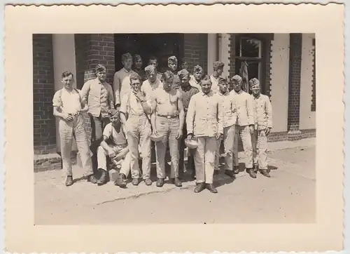 (F26969) Orig. Foto Truppenübungsplatz Munster, Soldaten mit Eßgeschirr 1937