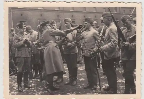 (F26931) Orig. Foto Waffenappell, deutsche Soldaten im Kasernenhof 1937