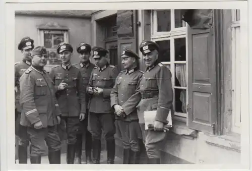 (F26847) Orig. Foto deutsche Soldaten vor Ratskeller Pretorius 1940