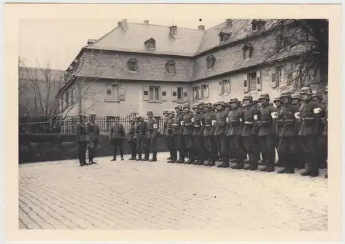 (F26806) Orig. Foto deutsche Soldaten, Sanitäter angetreten, Appell 1940