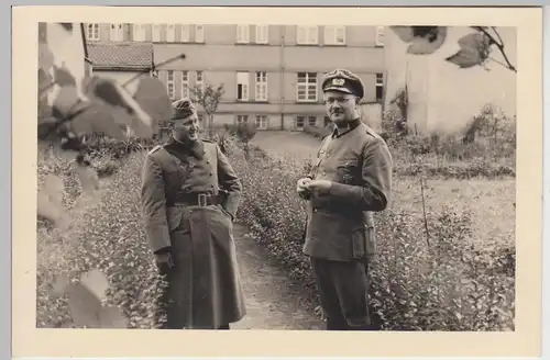(F26726) Orig. Foto Zweibrücken, deutsche Soldaten auf Hinterhof 1939