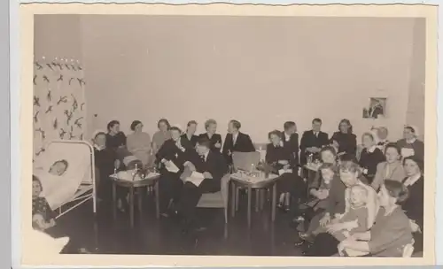 (F26709) Foto Kinderkrankenhaus Barmen, Weihnachtsfeier Schwestern KK VI 1952