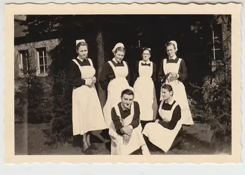 (F26702) Orig. Foto Kinderkrankenhaus Barmen, Schwestern a. Tag d. Examen 1953