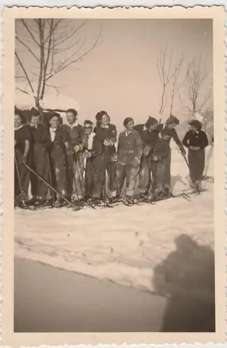 (F26564) Orig. Foto Frauen beim Skilaufen bei Reutte 1941