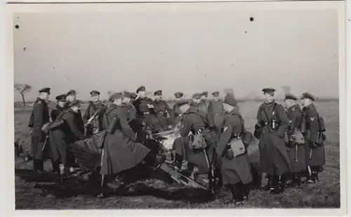 (F26352) Orig. Foto deutsche Soldaten auf Feld in Altengrabow 1935