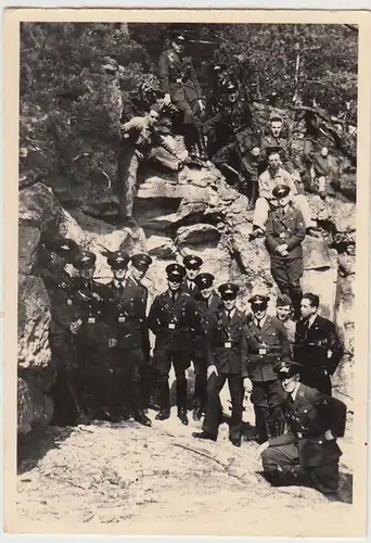 (F26315) Orig. Foto Luftwaffe-Soldaten in Halberstadt 1935, am Felsen