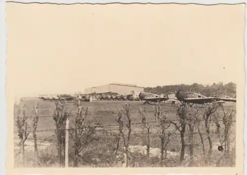(F26277) Orig. Foto Zagreb, Junkers-Flugzeuge auf dem Fliegerhorst 1941