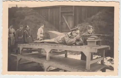 (F26227) Orig. Foto deutsche Soldaten a.d. Schießplatz 1940