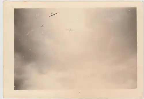 (F26209) Orig. Foto Segelflugzeuge, Flugbetrieb in Laucha a.U. 1930er