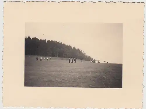 (F26185) Orig. Foto Laucha a.U., Schulgleiter auf der Wiese 1930er