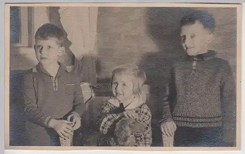 (F26142) Orig. Foto Kinder mit Plüschhund 1935