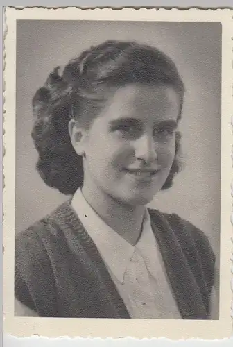(F26121) Orig. Foto Porträt junge Frau 1951