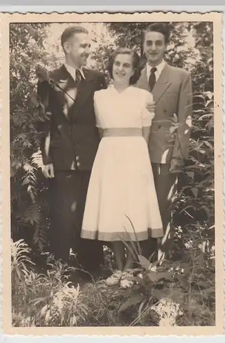 (F26119) Orig. Foto Personen, Geschwister im Freien 1950