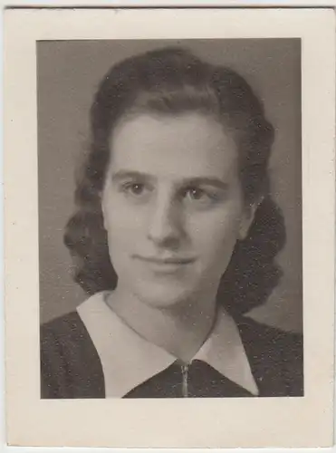 (F26110) Orig. Foto Porträt junge Frau Ursula Roth (18 J.) 1949