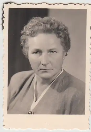 (F26096) Orig. Foto Porträt einer Frau 1950er