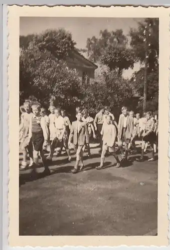 (F26042) Orig. Foto Eckernförde, Umzug d. Schulklasse d. Mittelschule 1952