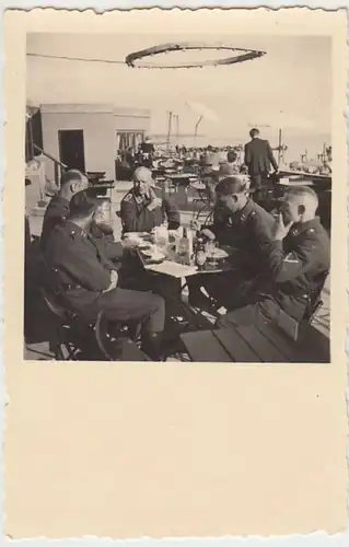 (F2573) Orig. Foto Korsör (DK), Fährhafen, Luftwaffe im Strandcafé, 1940