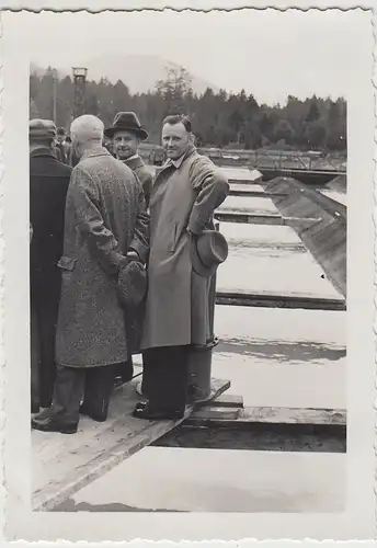 (F25646) Orig. Foto Männer auf Wasseranlage am Eibsee 1936