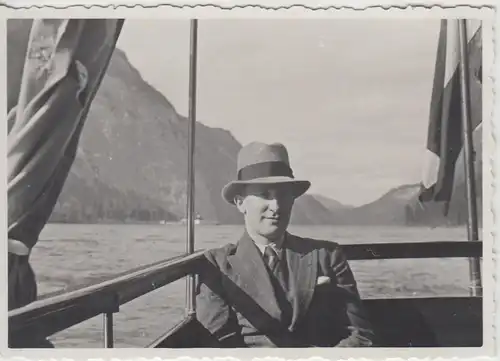 (F25571) Orig. Foto Königsee, Mann im Boot 1934