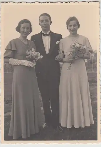 (F25524) Orig. Foto Herr m. Damen im Freien, Hochzeit in Gießen 1934