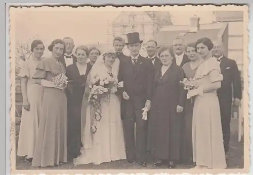 (F25523) Orig. Foto Hochzeitspaar u. Gäste in einem Garten in Gießen 1934