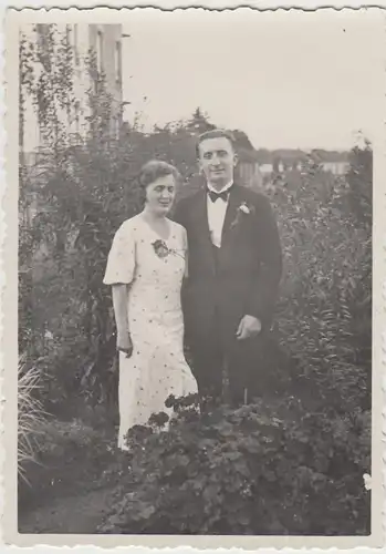 (F25506) Org. Foto Personen im Garten 1933