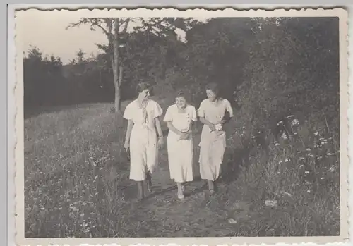 (F25477) Orig. Foto Gießen, Frauen wandern a.d. Schiffenberg 1933
