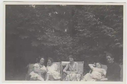 (F25416) Orig. Foto Frauen liegen im Liegestuhl 1932
