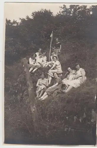 (F25402) Orig. Foto Frauen, Wandergruppe im Freien 1930er