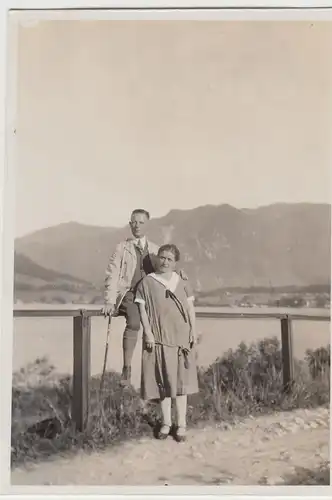 (F25383) Orig. Foto Paar Wanderer am Schliersee 1928