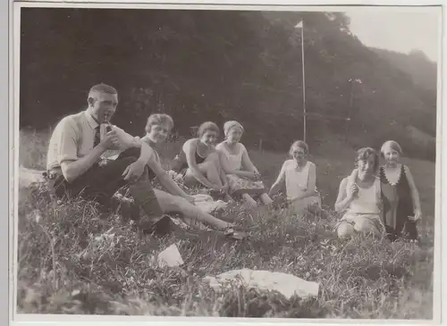 (F25368) Orig. Foto Balduinstein, Personen auf der Wiese 1929