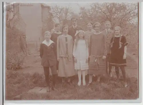 (F25341) Orig. Foto Kinder im Garten am Haus 1925