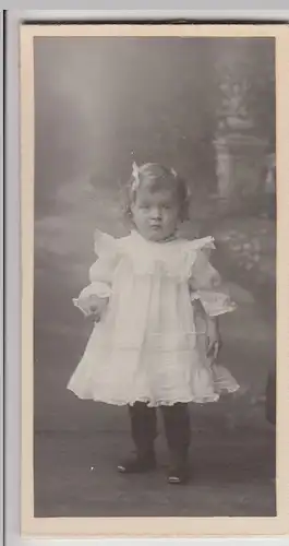 (F25330) Kabinettfoto kleines Mädchen im Kleid 1910er