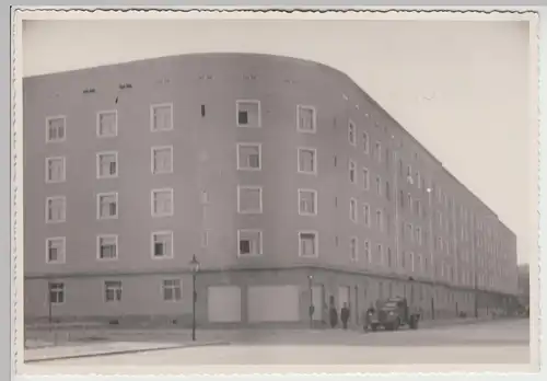 (F25288) Orig. Foto Berlin, Neubau Eckhaus C. Blenkle - Rudi Arndt-Straße 1950er