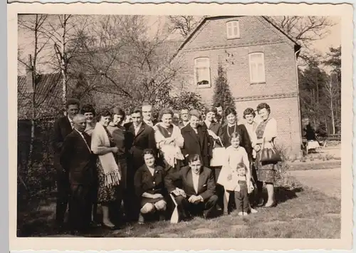 (F25249) Orig. Foto Gruppenbild im Freien, Silberne Hochzeit 1962