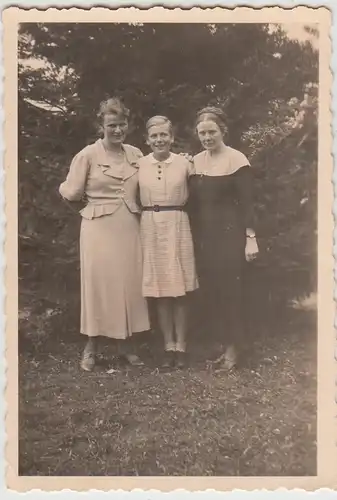 (F25188) Orig. Foto Frauen im Freien, Sommer 1936